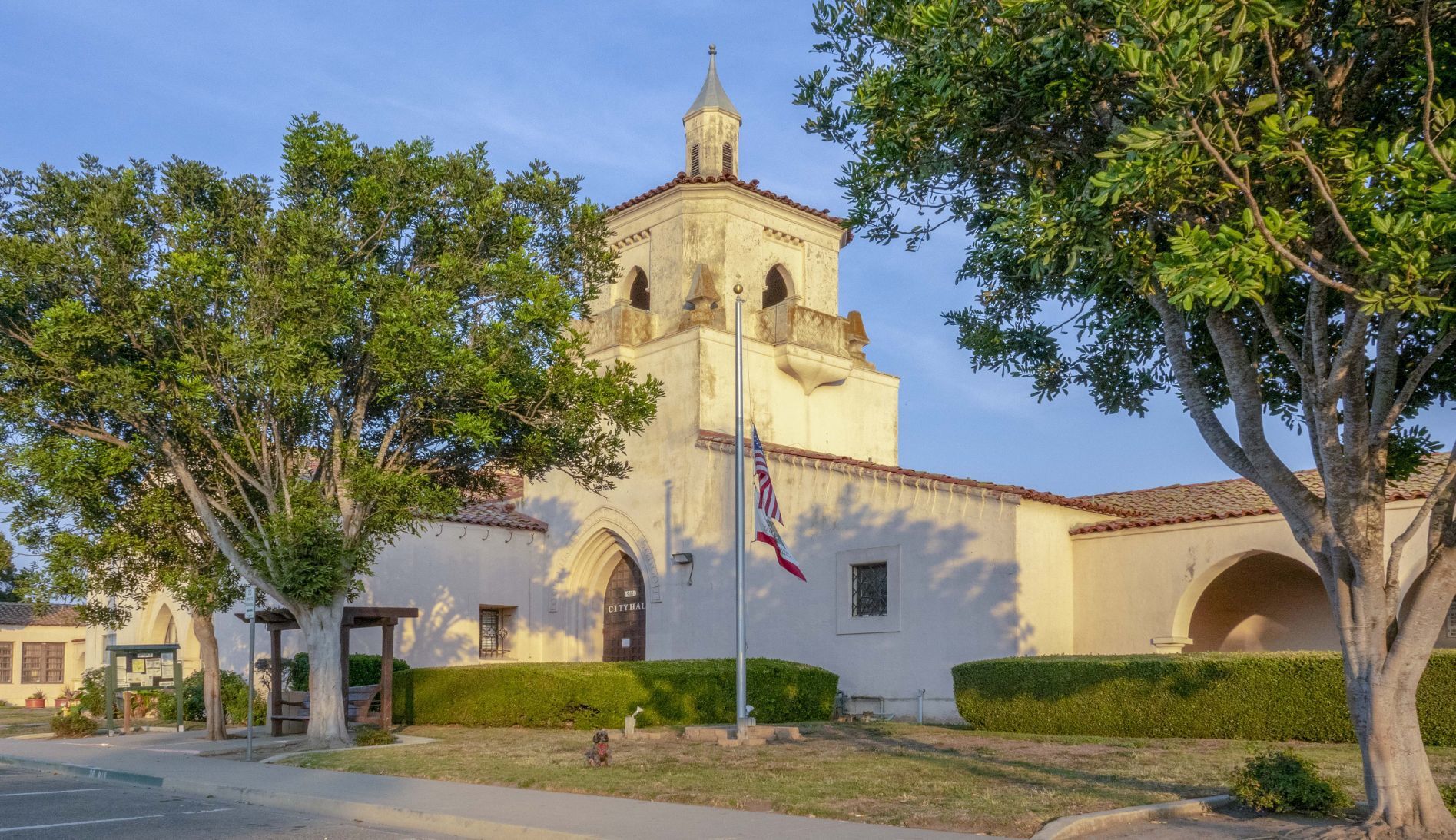 Guadalupe City Hall.jpg